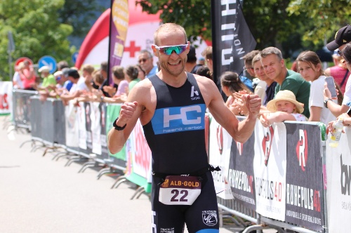 https://www.triathlon-vfl-waiblingen.de/content/igal/sl23_sebastian-gomolka-zieljubel-MPR189-L-1686.jpg