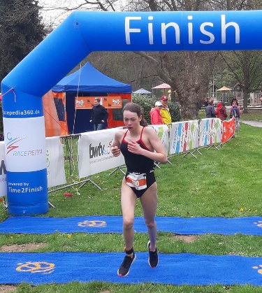 Alicia Ott beim Zieleinlauf in Backnang. (Foto: Peter Mayerlen)